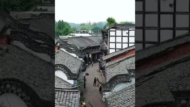 If you want to experience the lively life of #chengdu, then come to huanglongxi ancient town! #china If you want to experience the lively life of #chengdu, then come to huanglongxi ancient town! #china