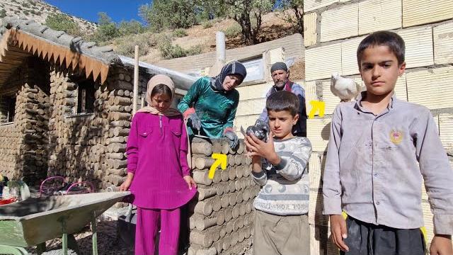 Nomadic mother in shelter's Nomadic mother in shelter's
