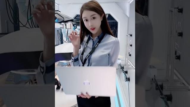 美女機器人! 美女機器人!