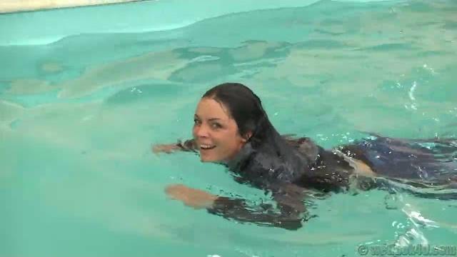Wetlook jeans and sneakers in pool Wetlook jeans and sneakers in pool