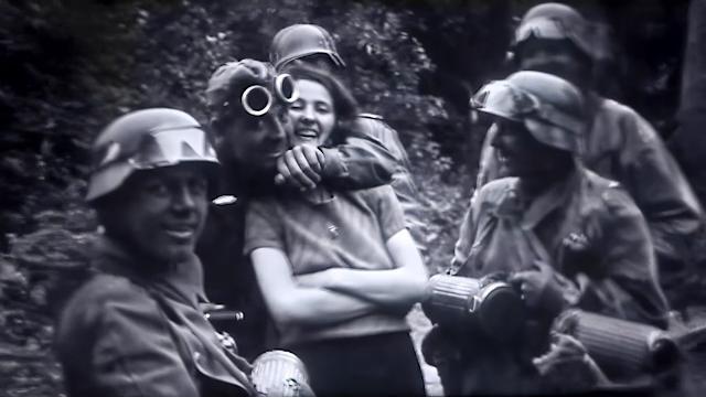 Fransa'nın i̇şgali sırasında siviller ve alman askerleri tarafından çekilen nadir amatör filmler Fransa'nın i̇şgali sırasında siviller ve alman askerleri tarafından çekilen nadir amatör filmler