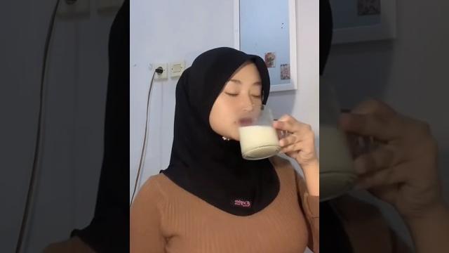 Suka minum susu akun tik tok @nurma.hmt Suka minum susu akun tik tok @nurma.hmt