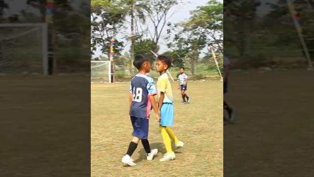 Bocil jangan berantem ya main bolanya #bocilygmain #katakbhizer #bolaanak @toiqanakbola Bocil jangan berantem ya main bolanya #bocilygmain #katakbhizer #bolaanak @toiqanakbola