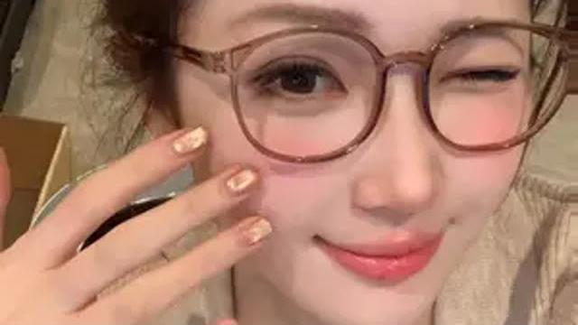 化妆 眼镜妹 今天长这样 化妆 眼镜妹 今天长这样