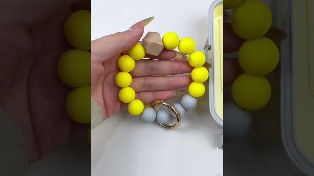 I hate yellow!!! #linkinbio #luckyscoop #selfdefensekeychain #selfdefense #asmr #mysteryscoop #usa I hate yellow!!! #linkinbio #luckyscoop #selfdefensekeychain #selfdefense #asmr #mysteryscoop #usa