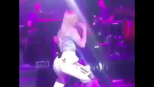 Aleyna tilki'den dehşet twörk Aleyna tilki'den dehşet twörk