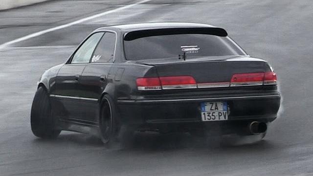 Toyota mark ii jzx100 drifting on track & sound Toyota mark ii jzx100 drifting on track & sound