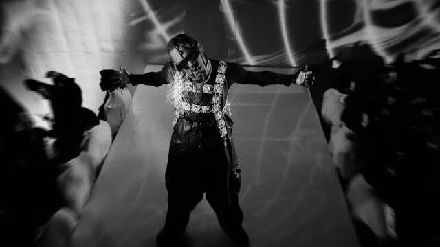 Chris brown - hmmm (official video) feat. davido Chris brown - hmmm (official video) feat. davido