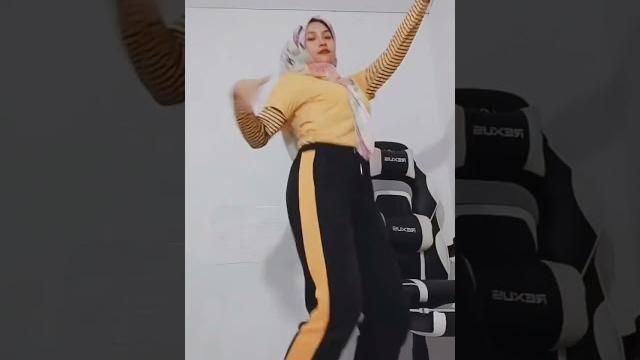 Lia hijab style hot Lia hijab style hot