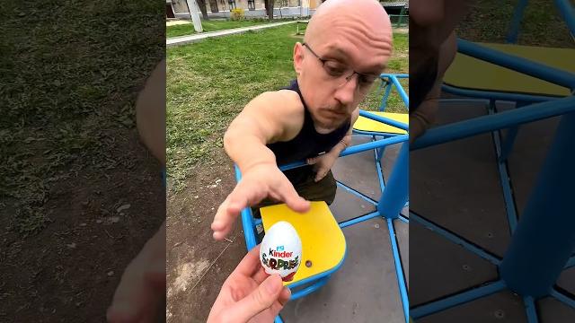 Жесть! киндер сюрприз расстроил малыша! Жесть! киндер сюрприз расстроил малыша!