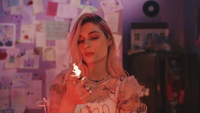Baby queen - love killer (official visualiser) Baby queen - love killer (official visualiser)