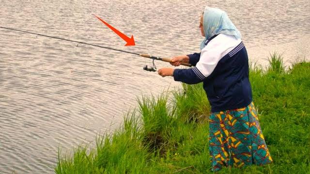 Необычные случаи на рыбалке 2024 / приколы на рыбалке / шок рыбалка / пьяные на рыбалке Необычные случаи на рыбалке 2024 / приколы на рыбалке / шок рыбалка / пьяные на рыбалке