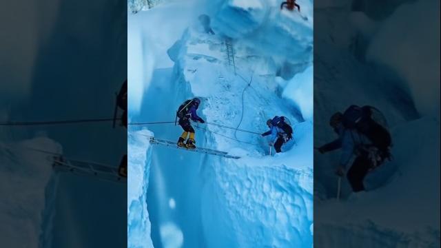The ice wall collapse – climbers in peril The ice wall collapse – climbers in peril