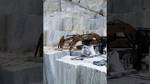 Sany pushing 1500 tonne #granite Sany pushing 1500 tonne #granite
