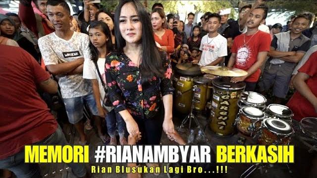 Memori berkasih goyang angklung Memori berkasih goyang angklung