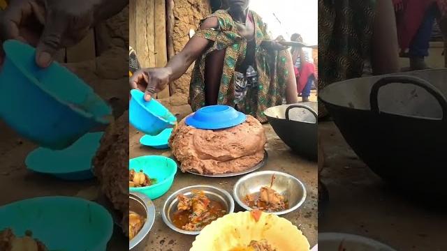 African village women sharing village food to the extended family #cooking #africa #shortsfeed African village women sharing village food to the extended family #cooking #africa #shortsfeed