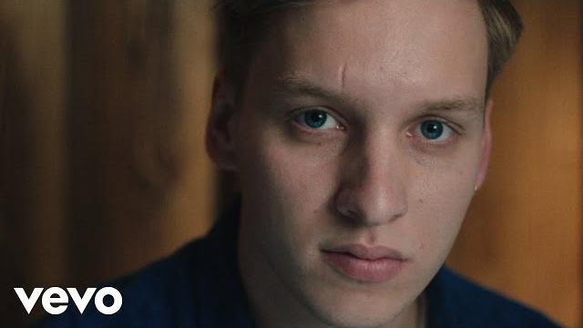 George ezra - hold my girl (official video) George ezra - hold my girl (official video)
