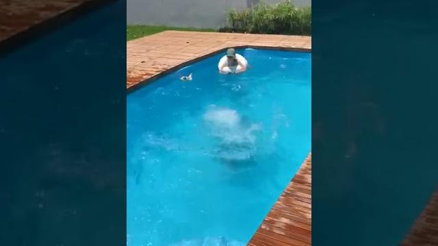 Brincando na piscina ️ Brincando na piscina ️