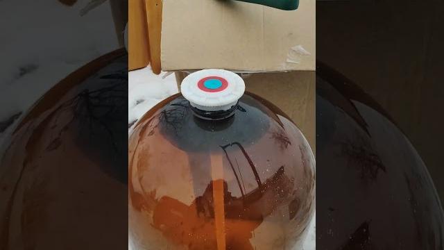 Задарили пластиковый кег бутыль делаем вскрытие Задарили пластиковый кег бутыль делаем вскрытие