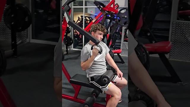 Learning lat pulls left side 13y young Learning lat pulls left side 13y young