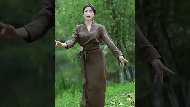 藏族姑娘珍儿舞蹈《目视之人》 藏族姑娘珍儿舞蹈《目视之人》