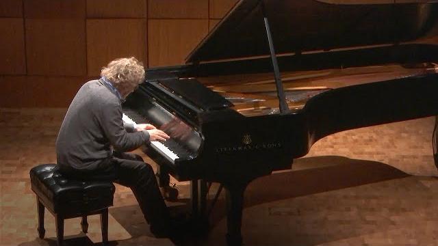Pascal rogé — “clair de lune”, claude debussy Pascal rogé — “clair de lune”, claude debussy