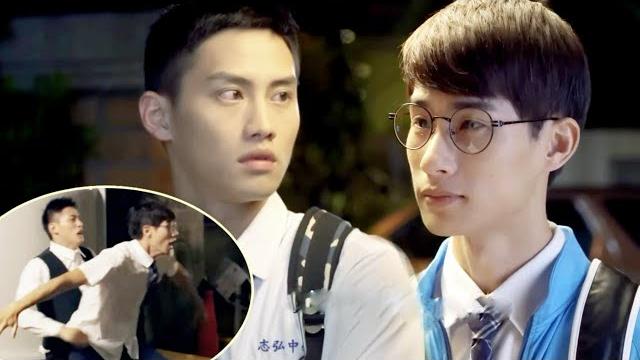 小受被欺負時學霸攻挺身而出,甚至不惜自己受傷,一個舉動令小受直接愛上! 小受被欺負時學霸攻挺身而出,甚至不惜自己受傷,一個舉動令小受直接愛上!