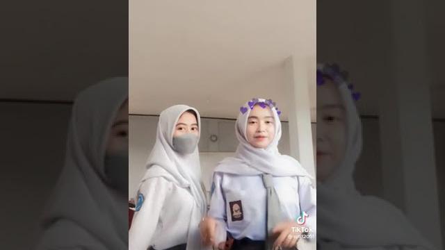 Tik tok sma rok licin Tik tok sma rok licin
