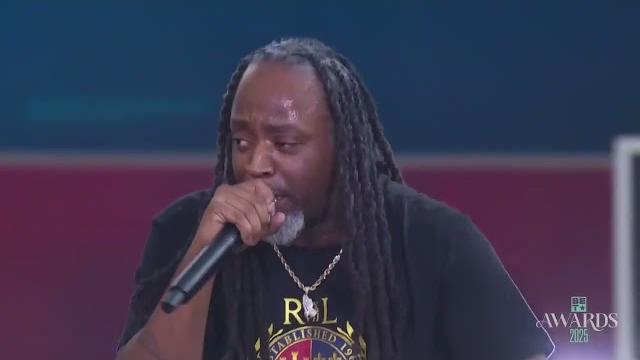 Ying yang twins whisper sweet nothings to us with “wait",” “get low,” & “say i yi yi” | #betawards Ying yang twins whisper sweet nothings to us with “wait",” “get low,” & “say i yi yi” | #betawards