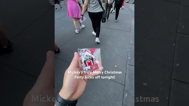 Follow along for updates on #mickeyschristmasparty! #disney #disneyworld #christmasatdisney Follow along for updates on #mickeyschristmasparty! #disney #disneyworld #christmasatdisney