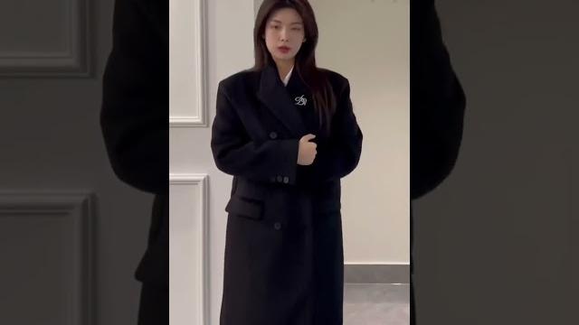 风衣下的诱惑 风衣下的诱惑