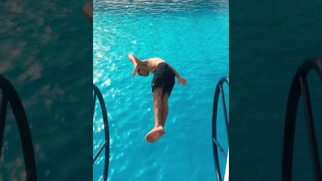 أجمل قفز مسبح الفردوس ️ #أموري ثائر أجمل قفز مسبح الفردوس ️ #أموري ثائر