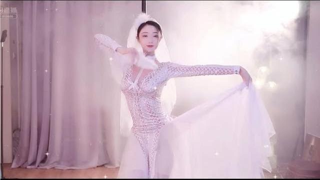 虎牙主播坏空空,婚礼舞蹈,别致的美,值得静静欣赏 虎牙主播坏空空,婚礼舞蹈,别致的美,值得静静欣赏