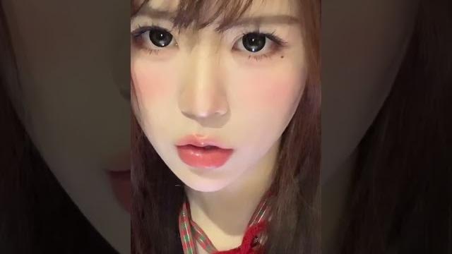 被美女盯著, 迷人眼神 被美女盯著, 迷人眼神