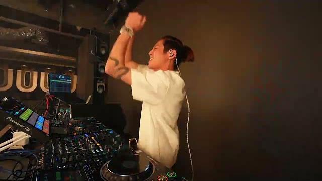 Live set dj panda at dewa sports bar Live set dj panda at dewa sports bar