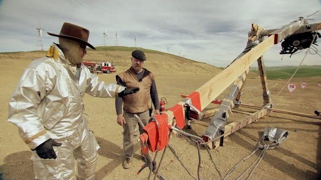 Duct tape trebuchet | mythbusters Duct tape trebuchet | mythbusters