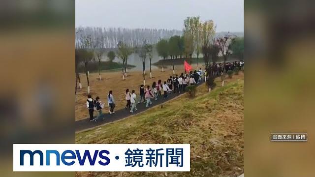 中國「夜騎開封」遭禁 大學生改「11號公車」走路去|#鏡新聞 中國「夜騎開封」遭禁 大學生改「11號公車」走路去|#鏡新聞