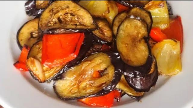 Сохраните этот рецепт! баклажаны мягкие, нежные и не впитывает масло! салат из баклажана Сохраните этот рецепт! баклажаны мягкие, нежные и не впитывает масло! салат из баклажана