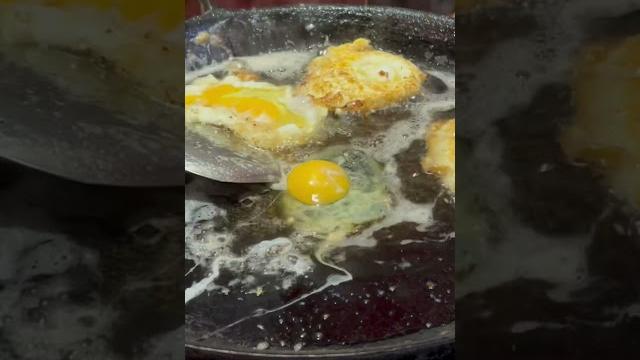Fried eggs煎鸡蛋,听这声音好解压!#shorts Fried eggs煎鸡蛋,听这声音好解压!#shorts