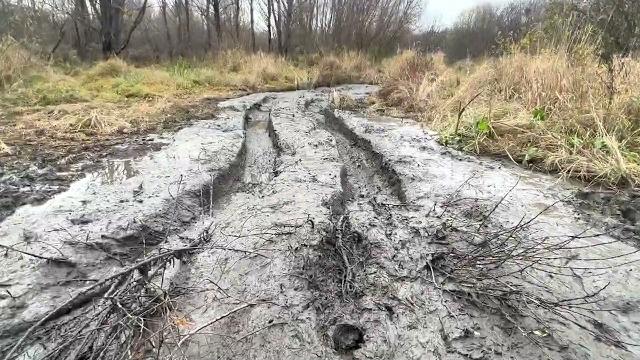 Квадроцикл росомаха в болоте,застрял! Квадроцикл росомаха в болоте,застрял!