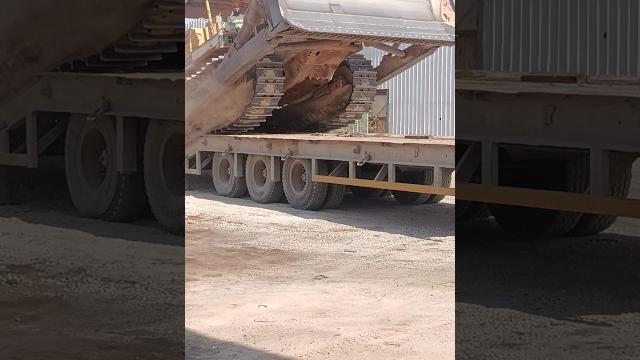 #unloading #heavyequipment #viralshort #unloading #heavyequipment #viralshort