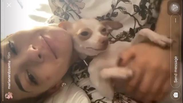 Descuido de mariana rdz, se le ve el pecho Descuido de mariana rdz, se le ve el pecho