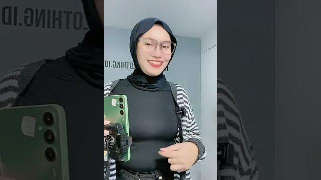 Farah harlind hijab live tiktok part2 Farah harlind hijab live tiktok part2