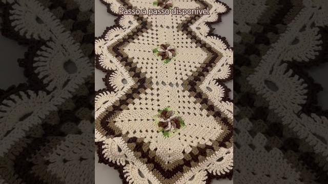 Trilho de mesa em crochê #beach #love #crochet #artsemcroche #crochetpatterns #crocheearte #croche Trilho de mesa em crochê #beach #love #crochet #artsemcroche #crochetpatterns #crocheearte #croche
