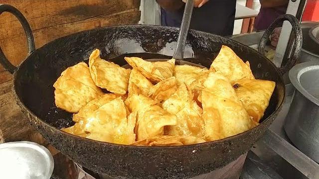 Popular bihari samosa making and eating | street food india | samosa eating | samosa recipe Popular bihari samosa making and eating | street food india | samosa eating | samosa recipe