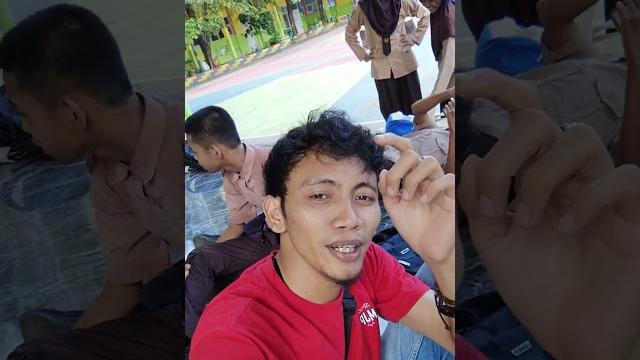 Bersama para siswa ganteng #vlog #sekolah #murid #smp #putihbiru #viral #gurubk #seru #siswa #siswi Bersama para siswa ganteng #vlog #sekolah #murid #smp #putihbiru #viral #gurubk #seru #siswa #siswi