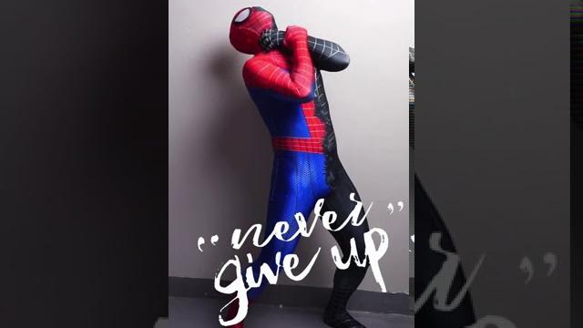 Awesome spiderman cosplay performance with dual personality Awesome spiderman cosplay performance with dual personality