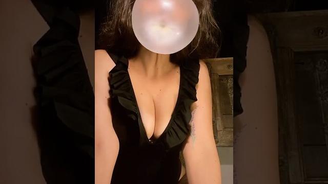 Eirenebelle bubble gum blowing compilation Eirenebelle bubble gum blowing compilation