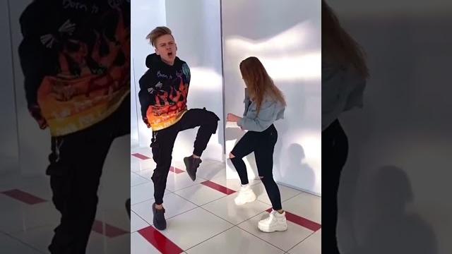 Вы девочки очень вредные и (продолжите сами) Вы девочки очень вредные и (продолжите сами)