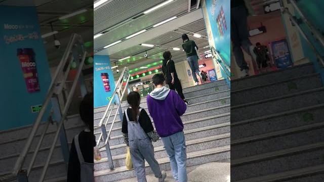 全程无剪辑跟随我的镜头,实拍地铁搭讪陌生美女20分钟,我们看看真实情况 全程无剪辑跟随我的镜头,实拍地铁搭讪陌生美女20分钟,我们看看真实情况